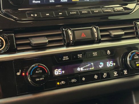 Used 2023 Nissan Pathfinder SL image 31