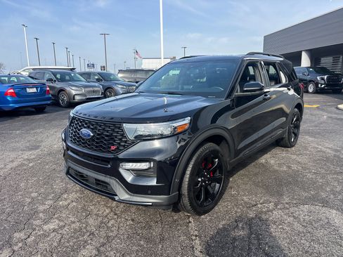 Used 2023 Ford Explorer ST w/ Equipment Group 401A AWD/4WD image 3