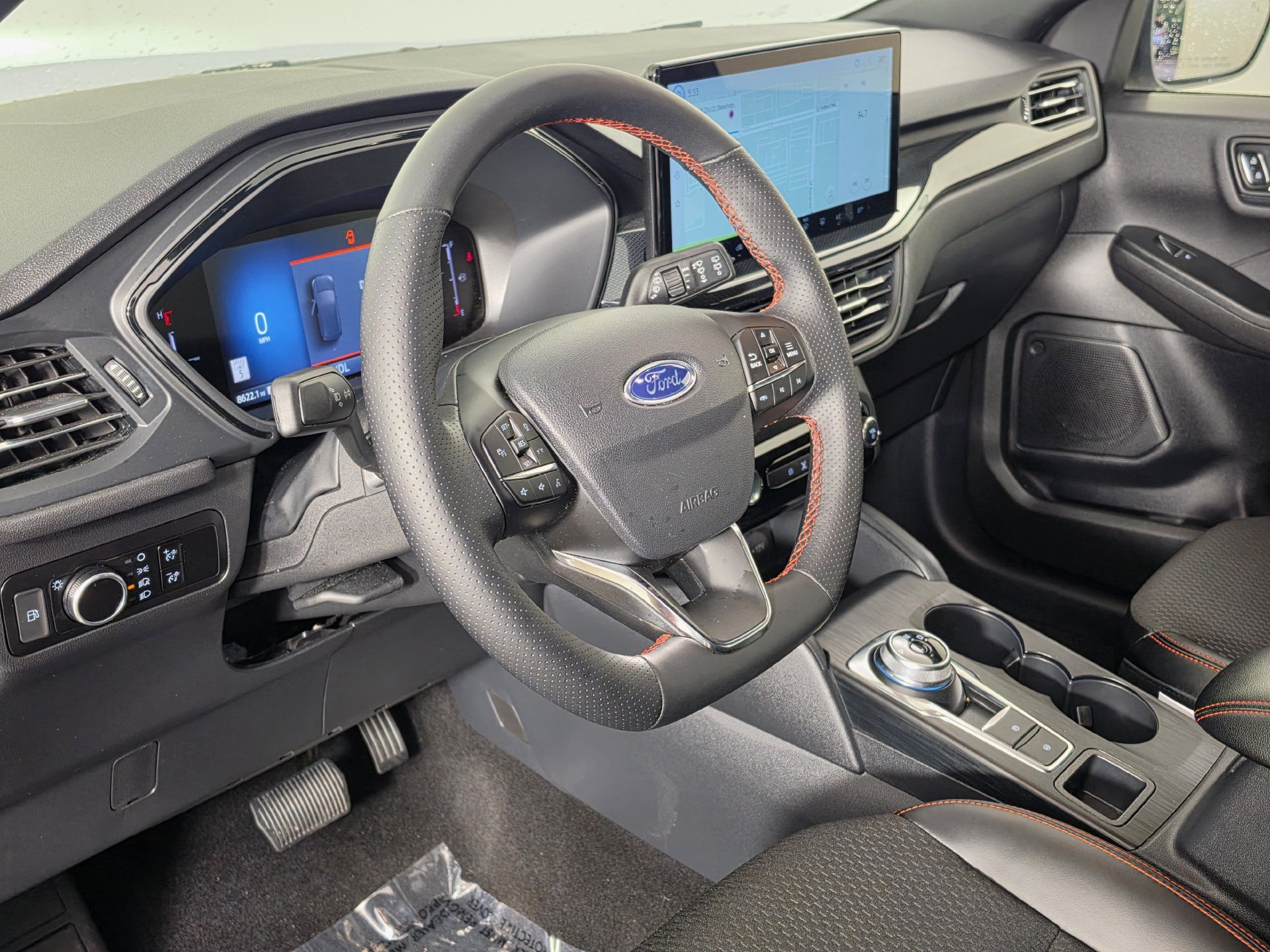 Used 2025 Ford Escape ST-Line w/ Equipment Group 301A FWD image 2