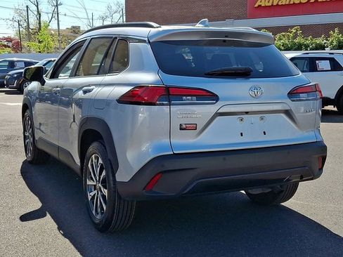 Certified 2024 Toyota Corolla Cross XLE FWD image 4