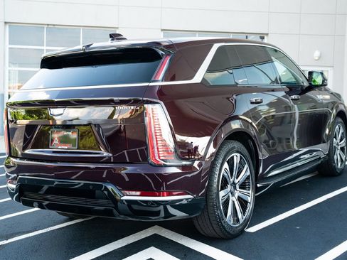 Used 2025 Cadillac Escalade IQ Luxury 2 w/ LPO, Premium Carpet Package AWD/4WD image 10