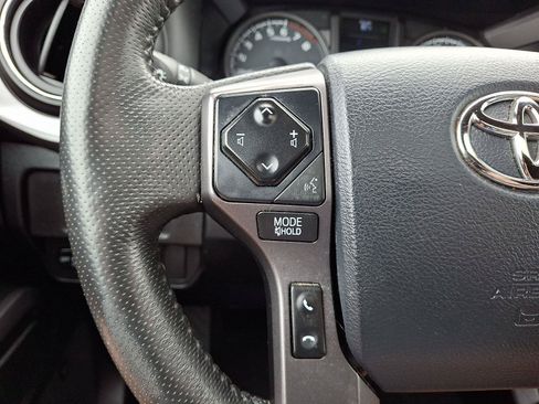 Used 2019 Toyota Tacoma TRD Off-Road AWD/4WD image 22