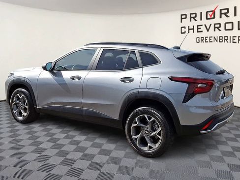 Used 2024 Chevrolet Trax LT w/ Driver Confidence Package FWD image 6