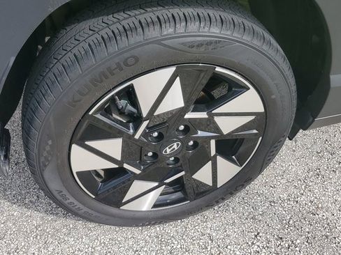 Used 2025 Hyundai Kona SEL FWD image 9