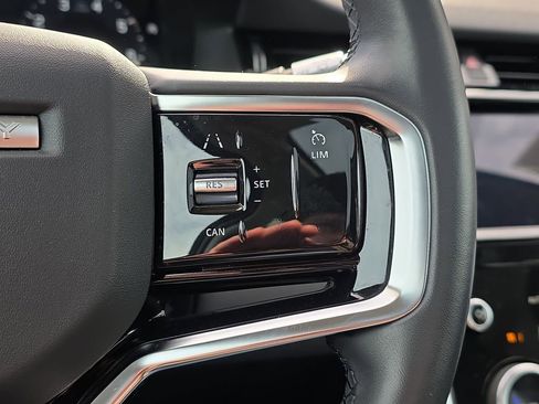 Used 2021 Land Rover Discovery Sport SE image 21