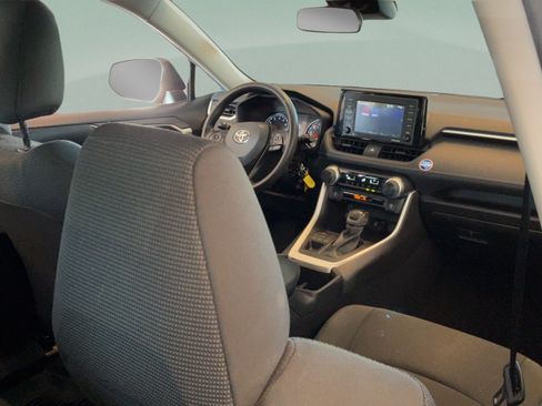 Certified 2022 Toyota RAV4 LE AWD/4WD image 35