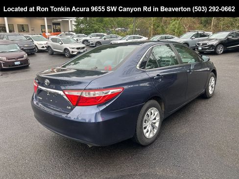 Used 2016 Toyota Camry LE image 3