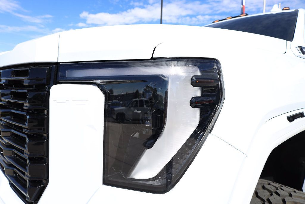 Used 2026 GMC Sierra 3500 Denali Ultimate AWD/4WD image 38