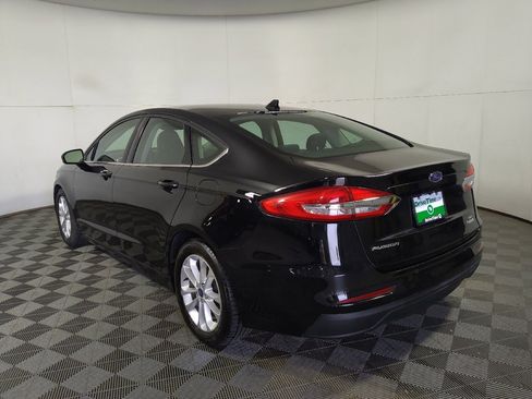 Used 2020 Ford Fusion SE FWD image 3