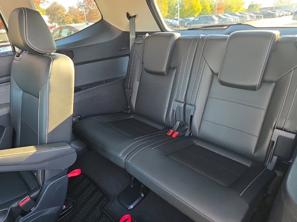 Used 2023 Volkswagen Atlas SEL AWD/4WD image 30