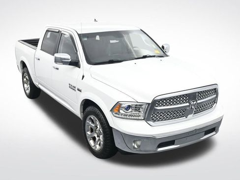 Used 2018 RAM 1500 Laramie image 22