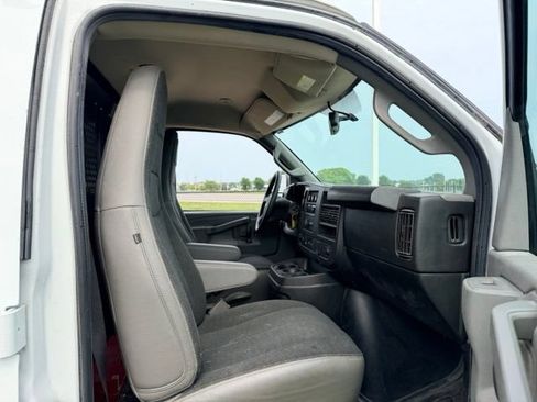 Used 2022 Chevrolet Express 2500 w/ Driver Convenience Package RWD image 10