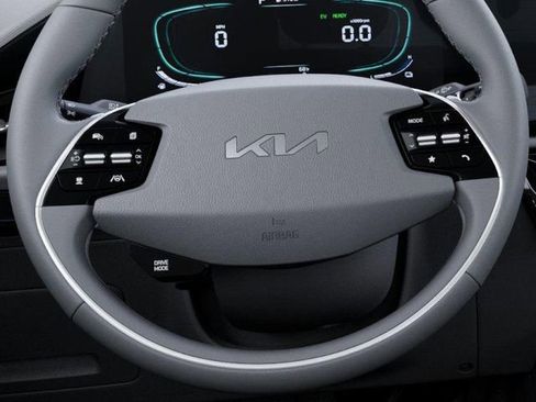 New 2025 Kia Niro EX image 22