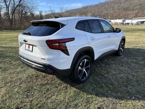 Used 2025 Chevrolet Trax RS w/ Driver Confidence Package image 23