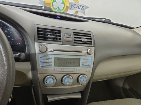 Used 2009 Toyota Camry LE FWD image 21
