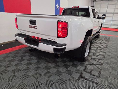 Used 2016 GMC Sierra 3500 Denali w/ Duramax Plus Package image 27