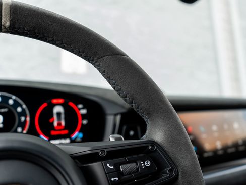 Used 2024 Porsche Cayenne Turbo GT image 33