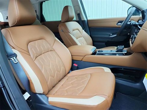 New 2026 Nissan Pathfinder Platinum image 48