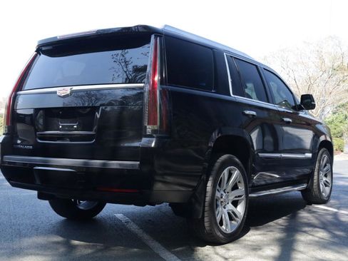 Used 2016 Cadillac Escalade Luxury image 5