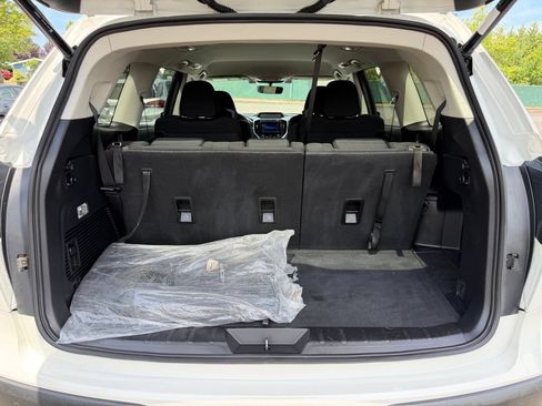 Used 2022 Subaru Ascent Premium w/ Convenience Package AWD/4WD image 11