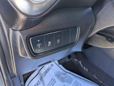 Used 2024 Kia Soul LX w/ Option Group 015 FWD image 33