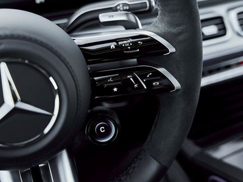 Used 2025 Mercedes-Benz GLS 63 AMG 4MATIC image 62