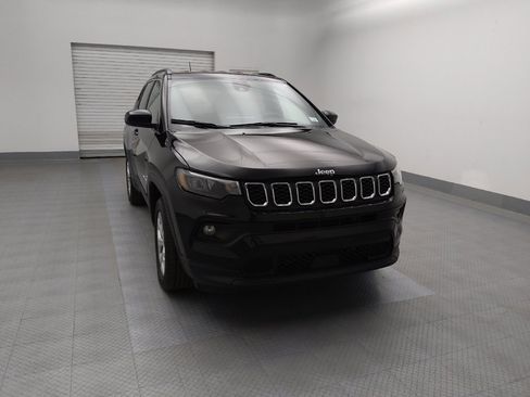 Used 2024 Jeep Compass Latitude image 14