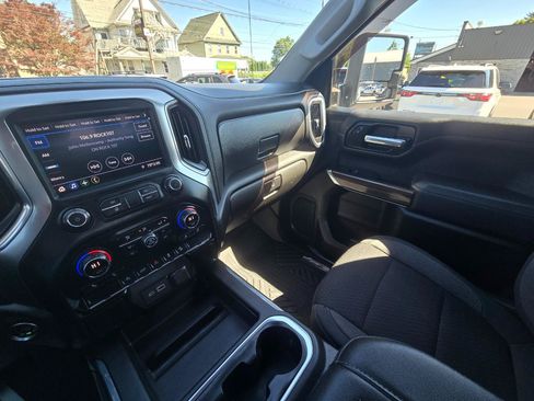 Used 2021 Chevrolet Silverado 1500 LT Trail Boss AWD/4WD image 11
