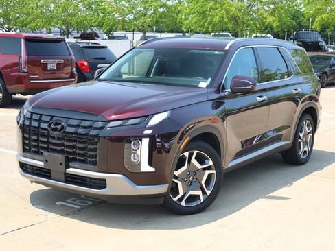 Used 2024 Hyundai Palisade SEL w/ Premium Package FWD image 2