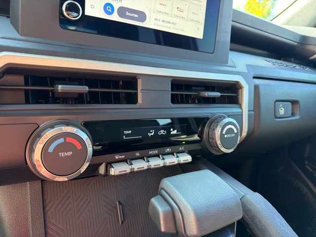 Used 2025 Toyota Tacoma SR AWD/4WD image 21