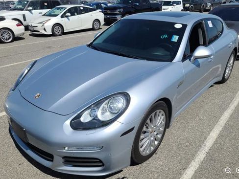 Used 2014 Porsche Panamera image 1