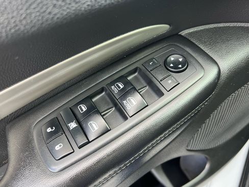 Used 2019 Dodge Durango SXT image 36