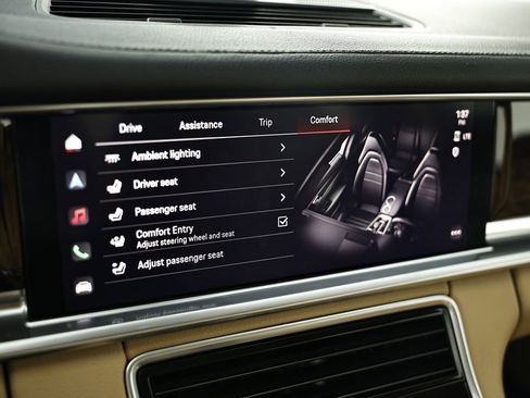 Certified 2023 Porsche Panamera image 37