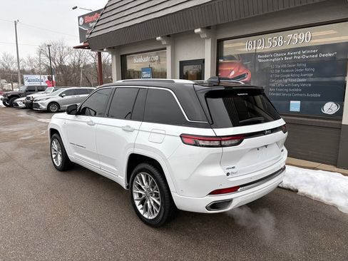 Used 2022 Jeep Grand Cherokee Summit w/ Luxury Tech Group V image 3