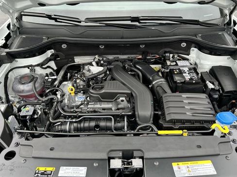 New 2026 Volkswagen Taos SE AWD/4WD image 28