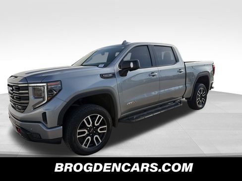 Used 2024 GMC Sierra 1500 AT4 w/ AT4 Premium Package image 4