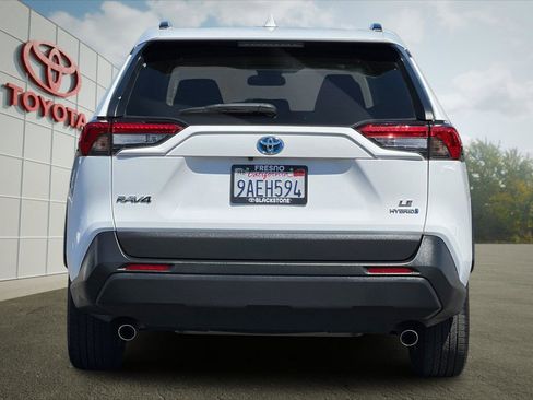 Certified 2021 Toyota RAV4 LE AWD/4WD image 4