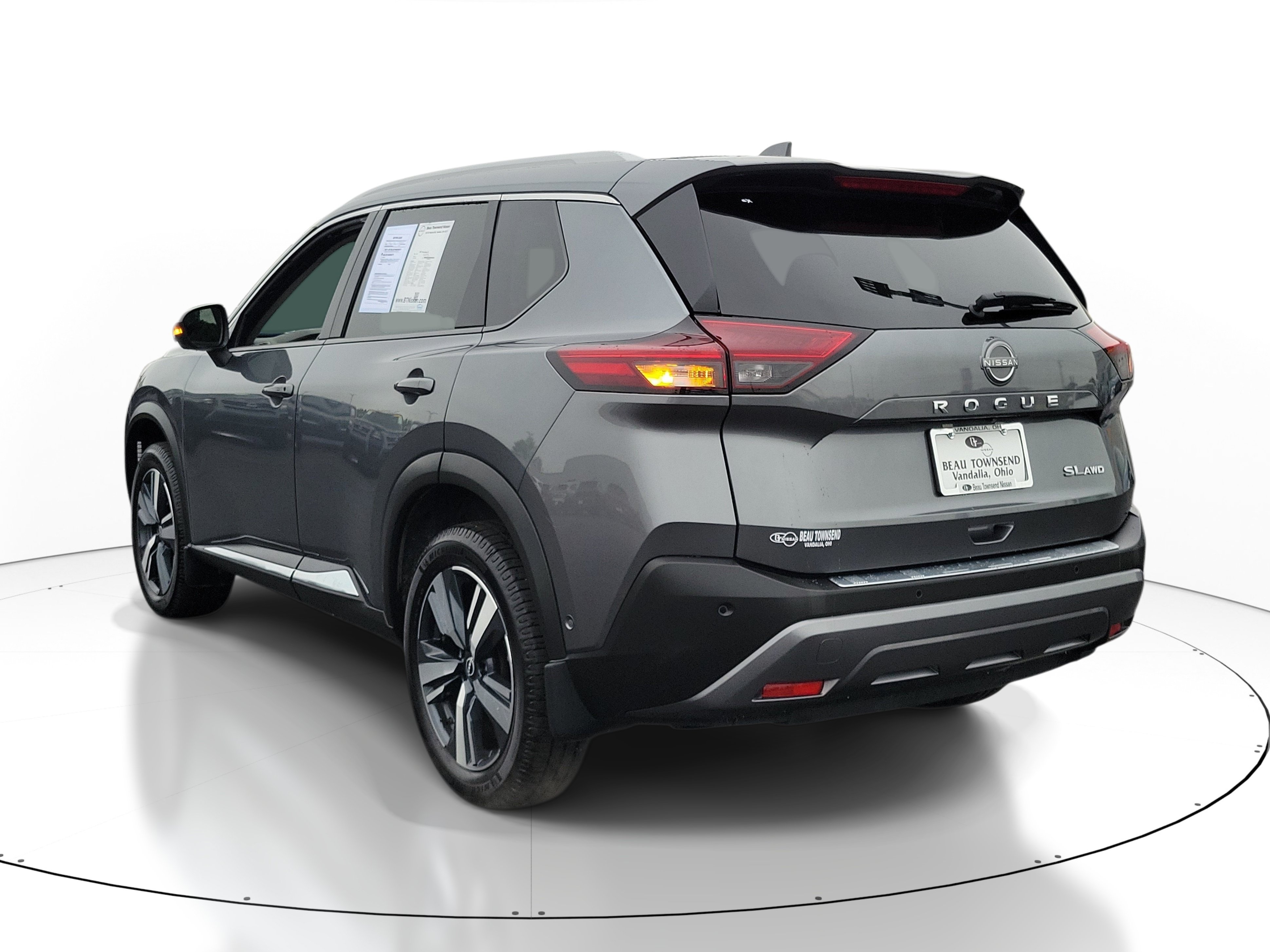 Used 2023 Nissan Rogue SL w/ SL Premium Package AWD/4WD image 3