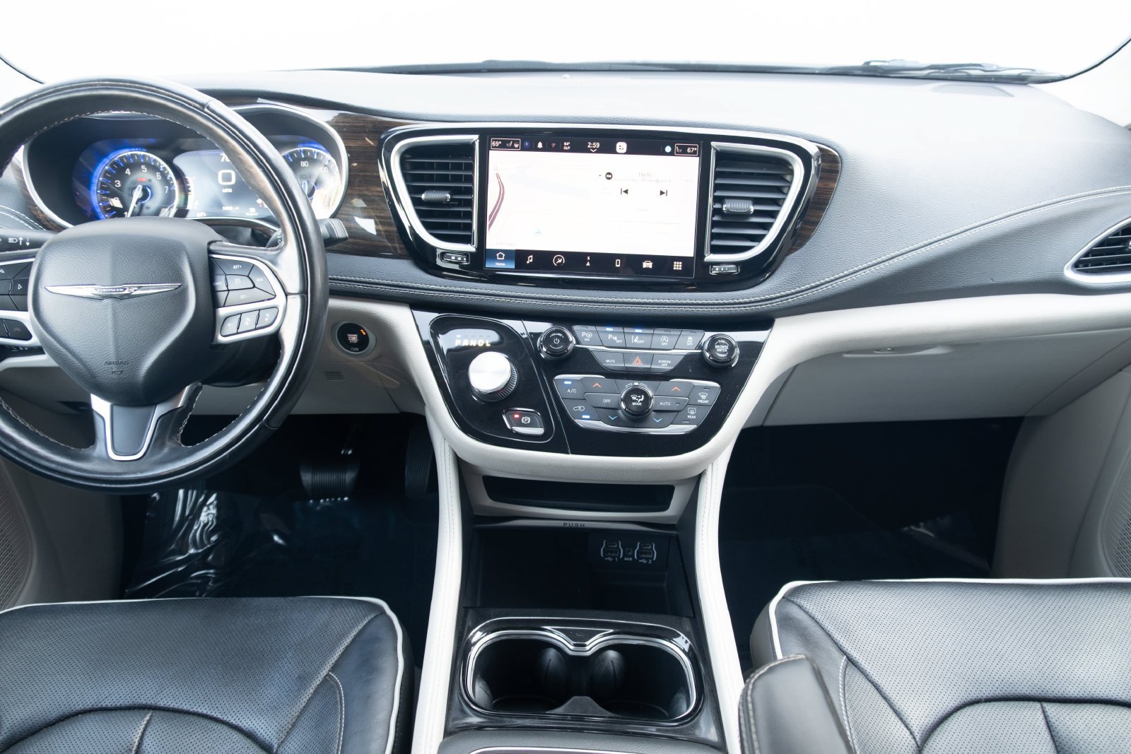 Used 2022 Chrysler Pacifica Limited FWD image 23