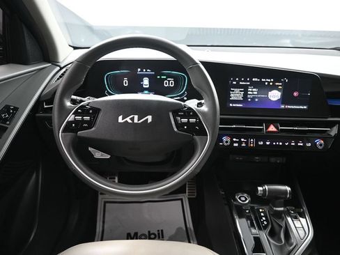 Certified 2023 Kia Niro EX Touring FWD image 31