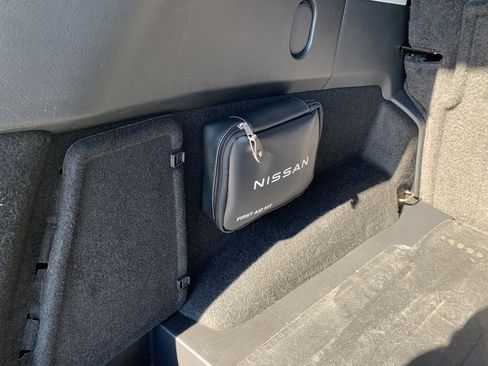 Used 2023 Nissan Rogue SV w/ SV Premium B Package image 8