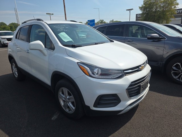 Used 2020 Chevrolet Trax LT w/ LT Convenience Package AWD/4WD image 5
