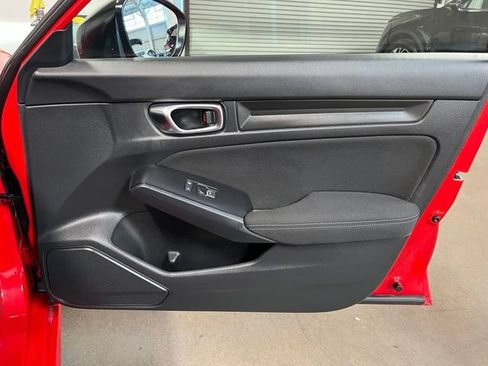 Used 2025 Honda Civic Sport image 11