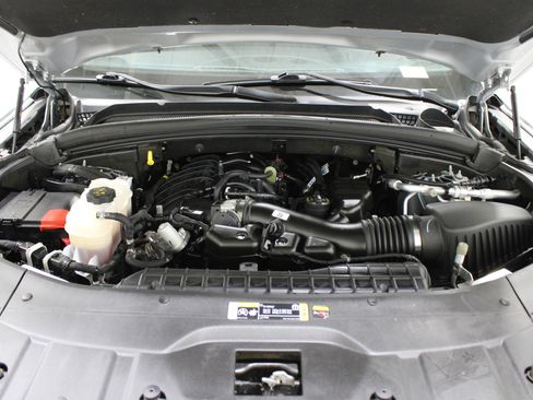 Used 2024 Jeep Grand Cherokee L Limited w/ Black Appearance Package image 45