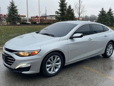 Used 2019 Chevrolet Malibu LT FWD image 2