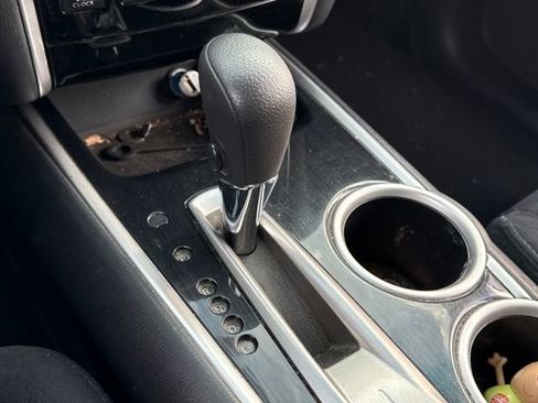 Used 2015 Nissan Pathfinder S image 29