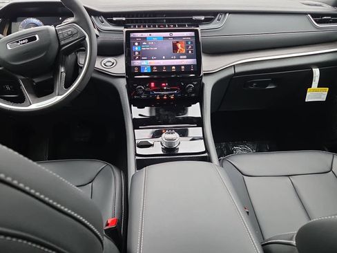 New 2025 Jeep Grand Cherokee L Limited w/ Black Appearance Package image 16