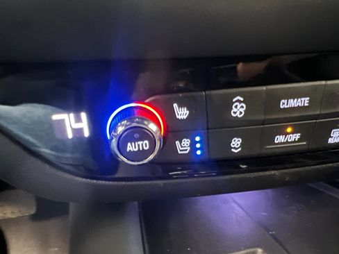 Used 2024 Buick Enclave Premium image 48