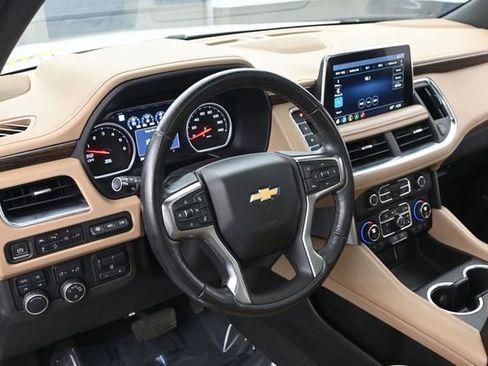 Used 2021 Chevrolet Tahoe Premier w/ Premium Package AWD/4WD image 19