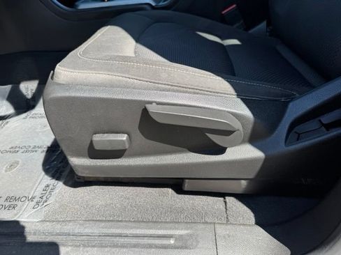Used 2020 Chevrolet Colorado LT RWD image 24